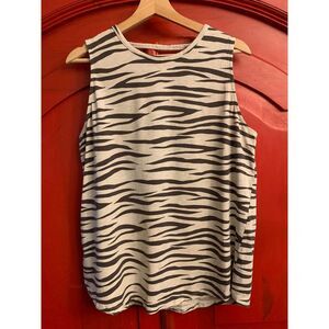 Maurices Size 0 Zebra Print Tank Top With Cute Knotted Racer Back Cool EUC